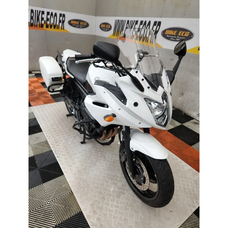 YAMAHA XJ6 600