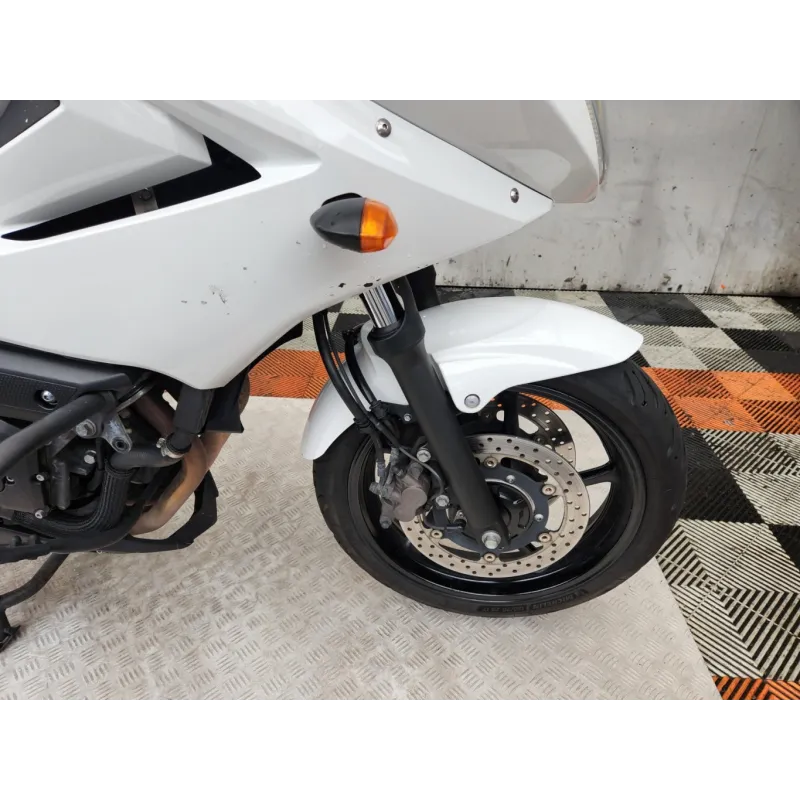 YAMAHA XJ6 600