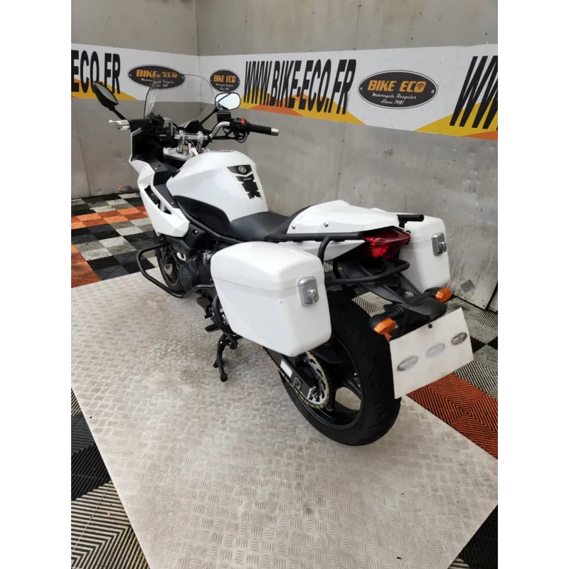 YAMAHA XJ6 600