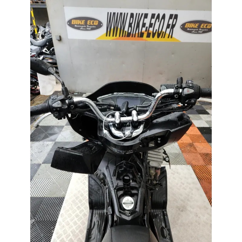 HONDA PCX 125 .