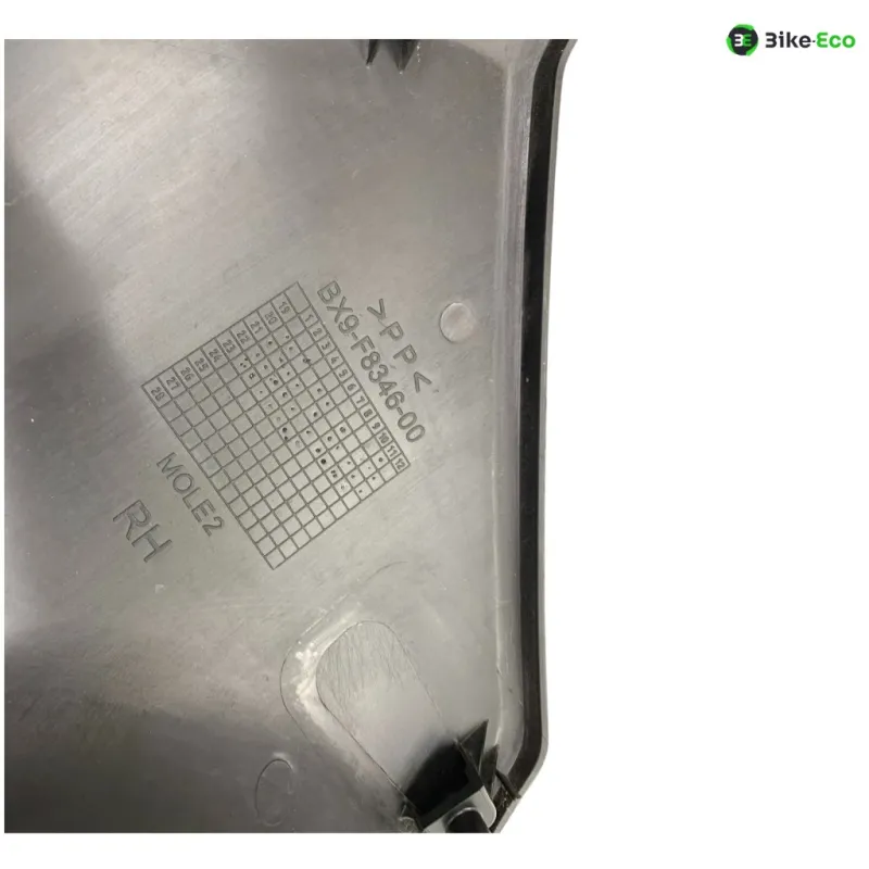 cache carenage face avant droit YAMAHA MWD 300 TRICITY 2020-2025
