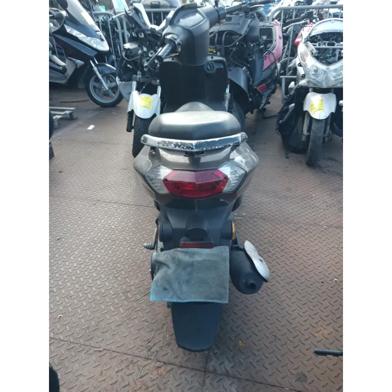Tablier avant PEUGEOT KISBEE 50 2011-2017 2T