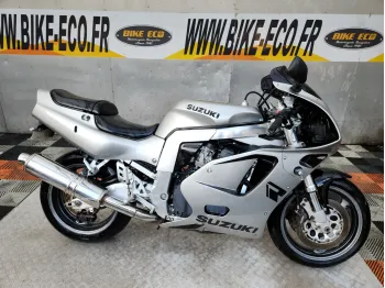SUZUKI GSXR 750