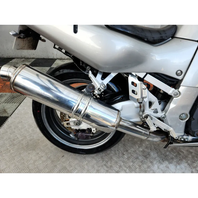 SUZUKI GSXR 750