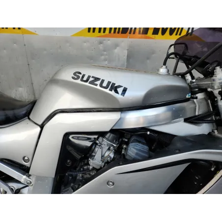 SUZUKI GSXR 750