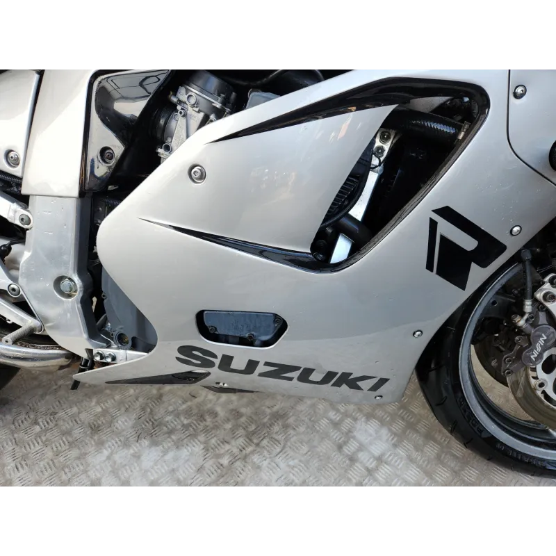 SUZUKI GSXR 750