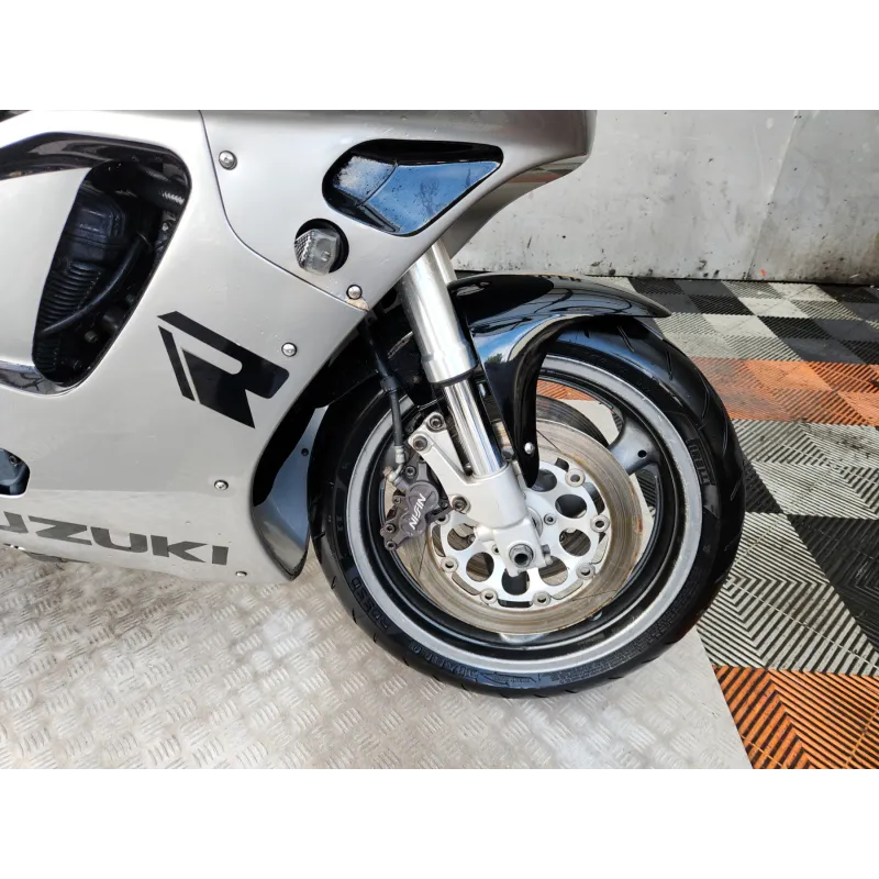 SUZUKI GSXR 750