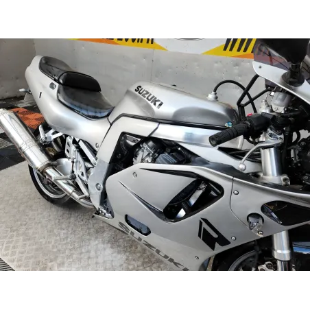 SUZUKI GSXR 750