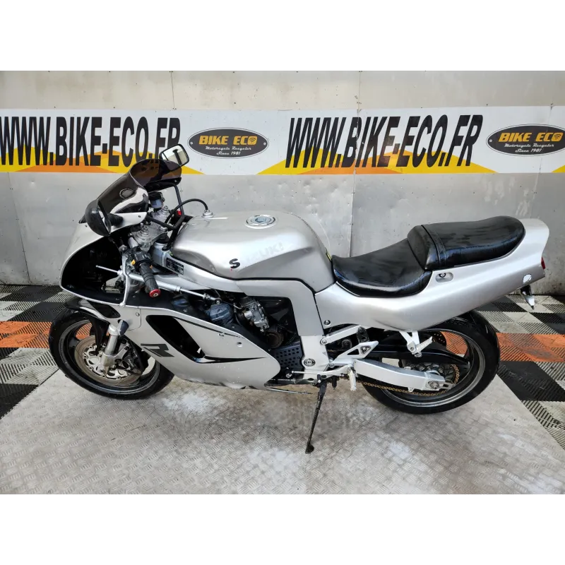SUZUKI GSXR 750