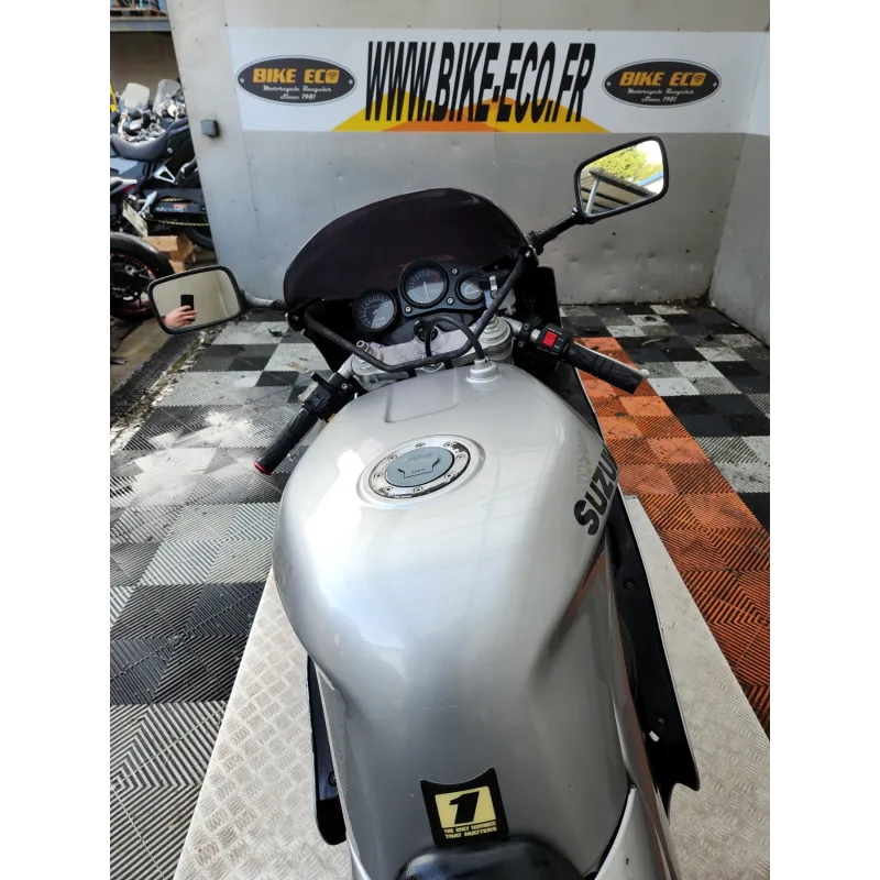 SUZUKI GSXR 750