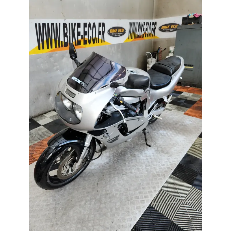 SUZUKI GSXR 750