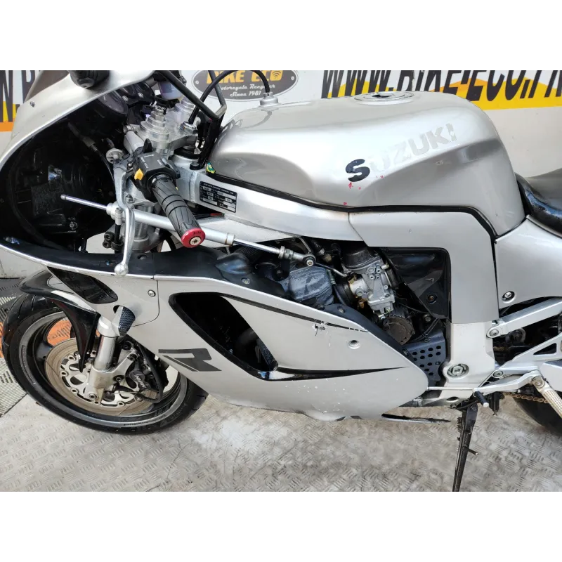 SUZUKI GSXR 750