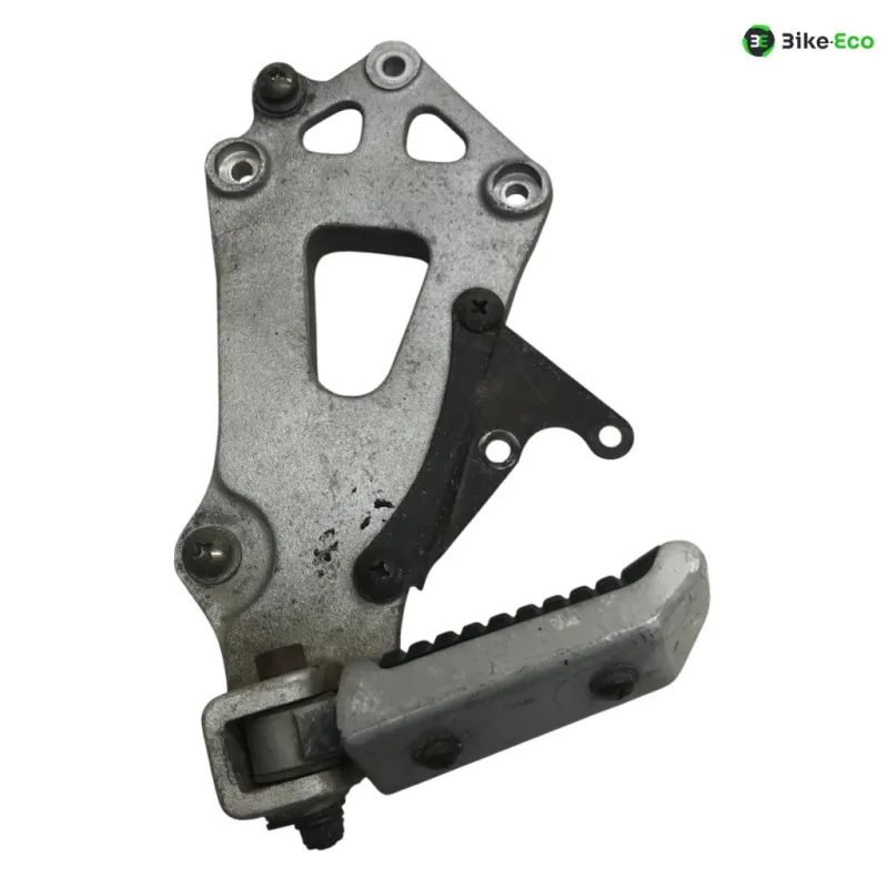 Platine et repose pieds arriere gauche SUZUKI GSXR 1100 1986-1988