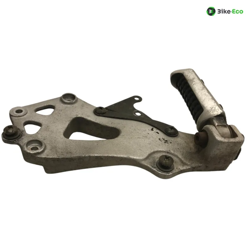 Platine et repose pieds arriere gauche SUZUKI GSXR 1100 1986-1988