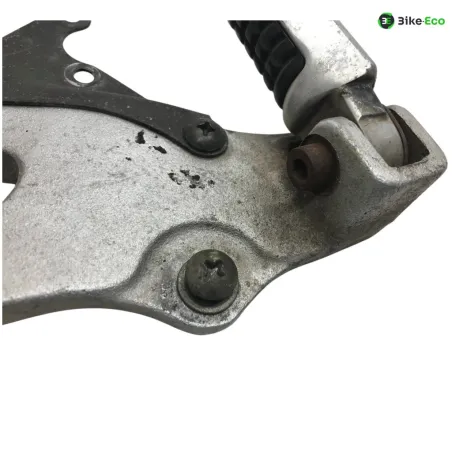 Platine et repose pieds arriere gauche SUZUKI GSXR 1100 1986-1988
