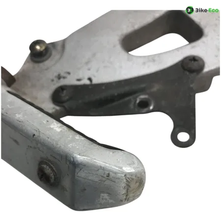 Platine et repose pieds arriere gauche SUZUKI GSXR 1100 1986-1988