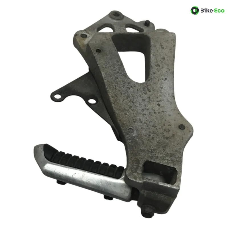 Platine et repose pieds arriere gauche SUZUKI GSXR 1100 1986-1988