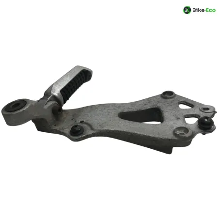 Platine et repose pieds arriere droit SUZUKI GSXR 1100 1986-1988