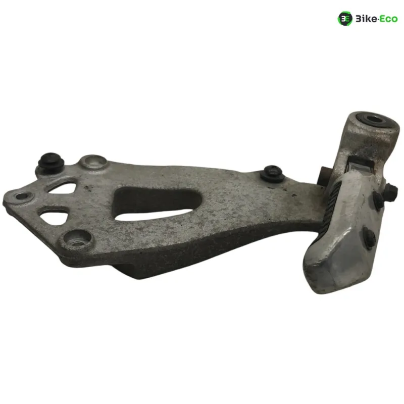 Platine et repose pieds arriere droit SUZUKI GSXR 1100 1986-1988