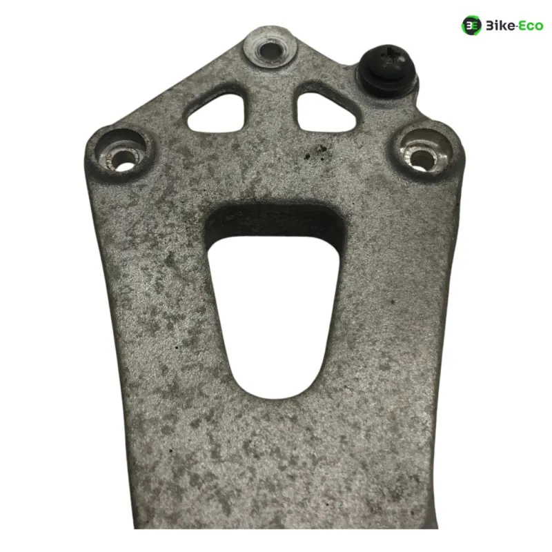 Platine et repose pieds arriere droit SUZUKI GSXR 1100 1986-1988