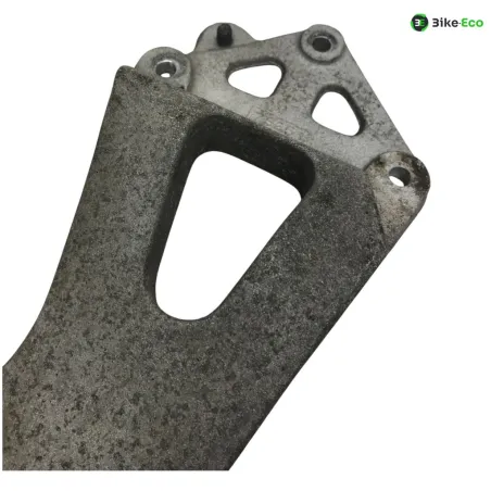 Platine et repose pieds arriere droit SUZUKI GSXR 1100 1986-1988