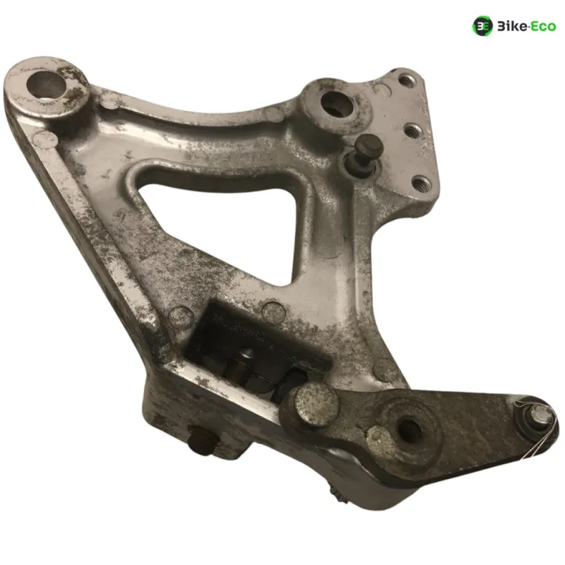 Platine avant droite SUZUKI GSXR 1100 1986-1988