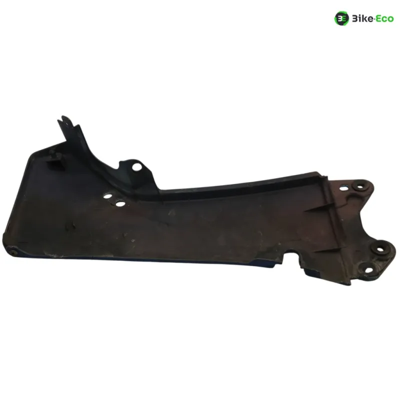 Cache carenage coque arriere gauche SUZUKI GSXR 1100 1986-1988