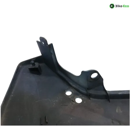 Cache carenage coque arriere gauche SUZUKI GSXR 1100 1986-1988