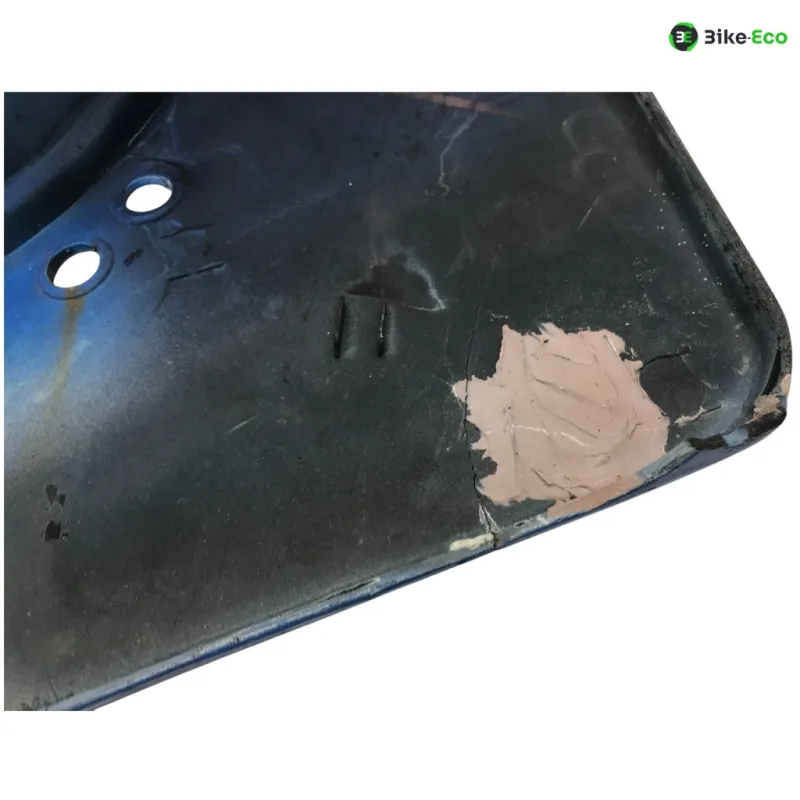Cache carenage coque arriere droit SUZUKI GSXR 1100 1986-1988
