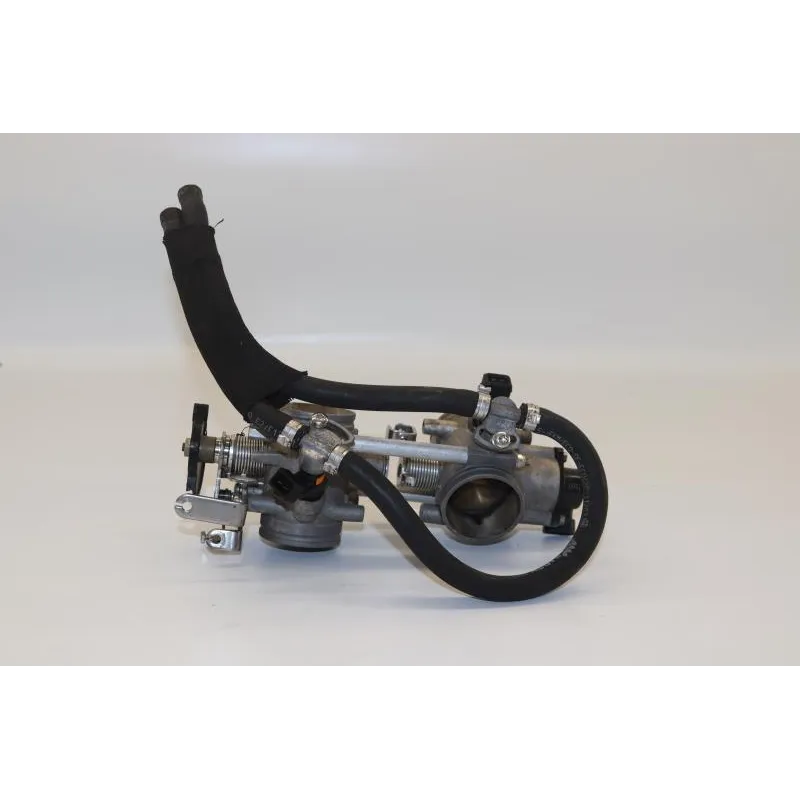 Rampe d'injection DUCATI MONSTER 696 2008 - 2014