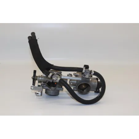 Rampe d'injection DUCATI MONSTER 696 2008 - 2014