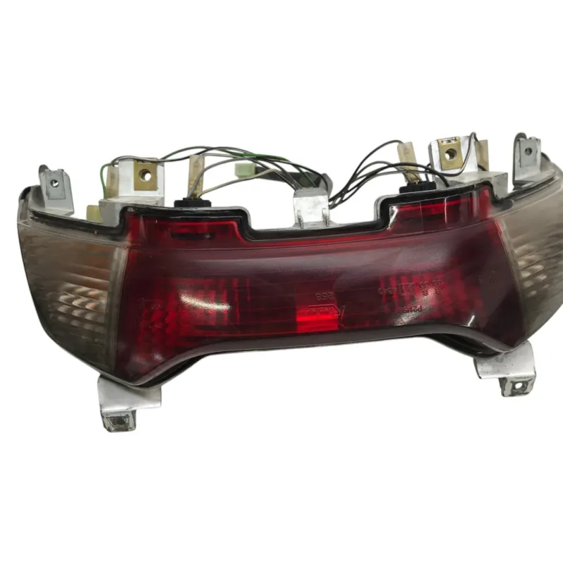 Feu arriere SUZUKI UH 125 2002-2006 BURGMAN