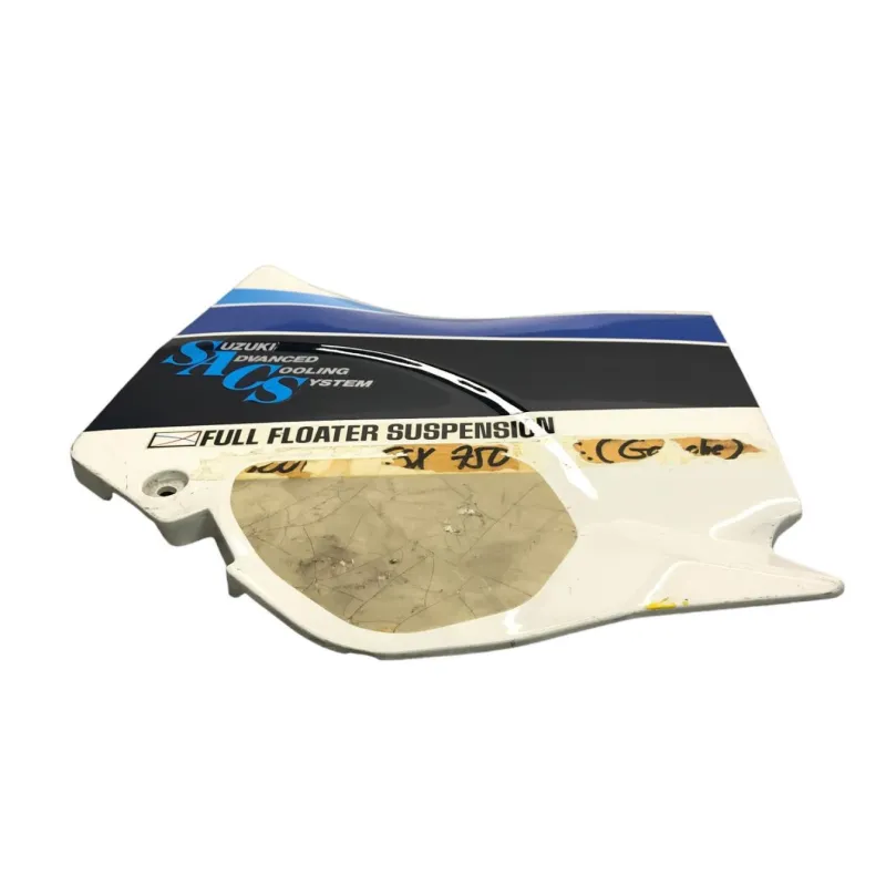 Cache carenage sous selle gauche SUZUKI GSXR 750 1985-1987