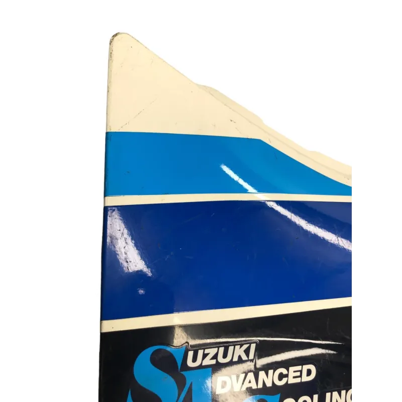 Cache carenage sous selle gauche SUZUKI GSXR 750 1985-1987