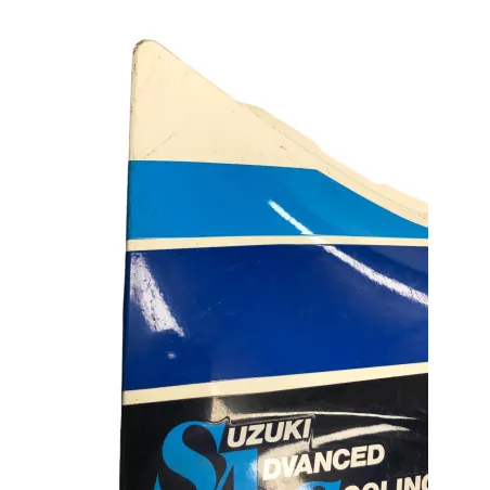 Cache carenage sous selle gauche SUZUKI GSXR 750 1985-1987
