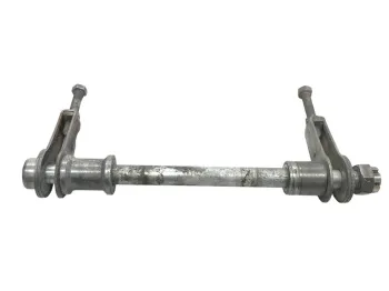 Axe de roue arriere KAWASAKI KZ 250 1980-1983