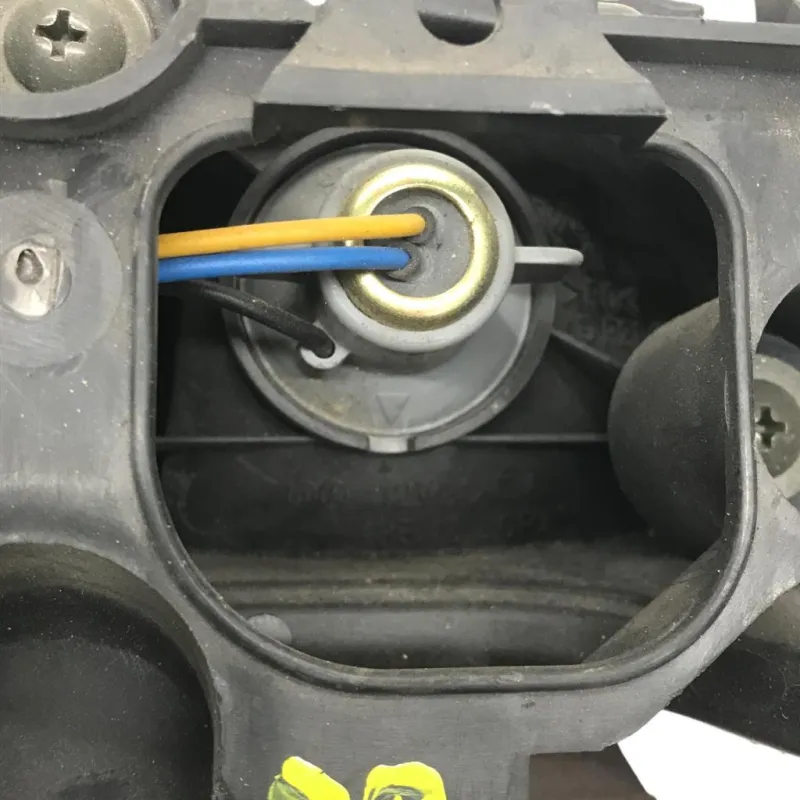 Feu arriere YAMAHA YZF 600 1999-2000 R6