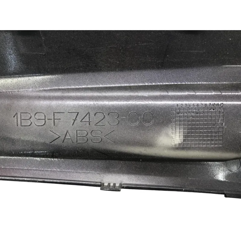 Cache lateral droit YAMAHA YPR 125 2006-2009 XMAX