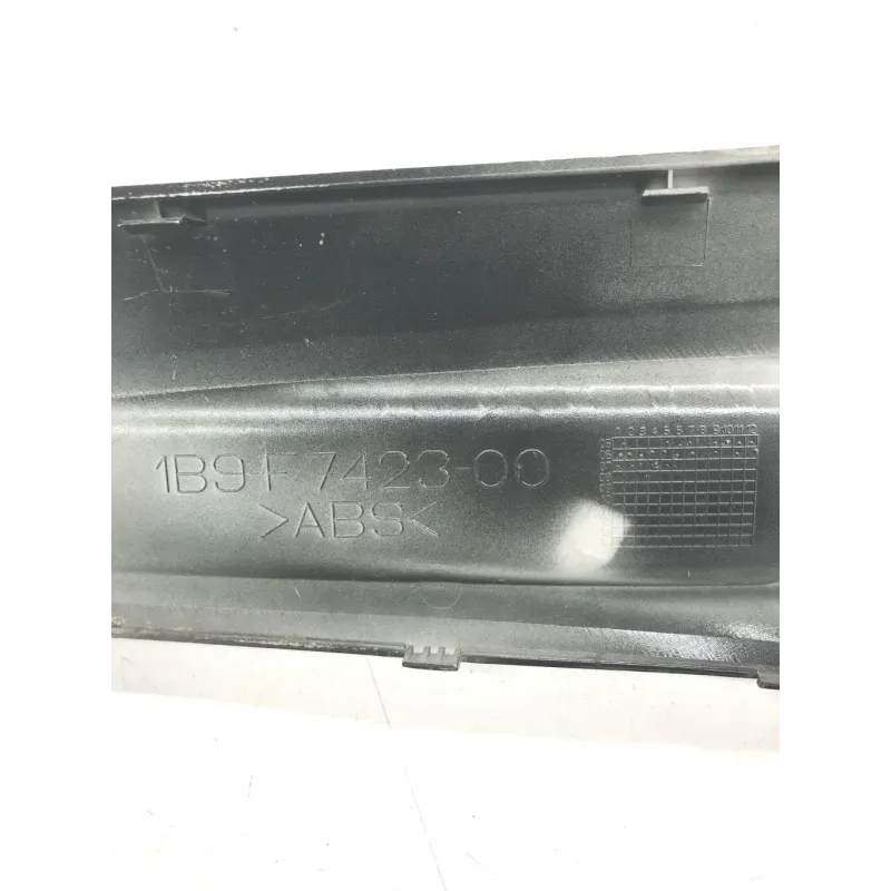Cache lateral droit YAMAHA YPR 125 2006-2009 XMAX