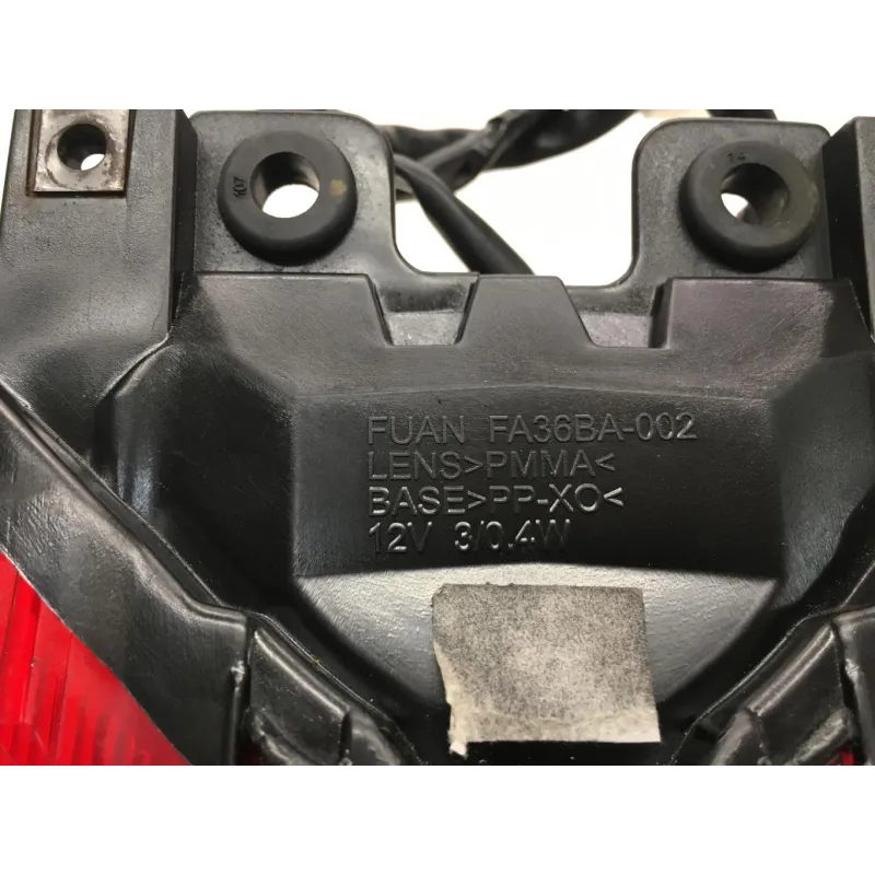 Feu arriere YAMAHA YZF 320 2019-2023 R3