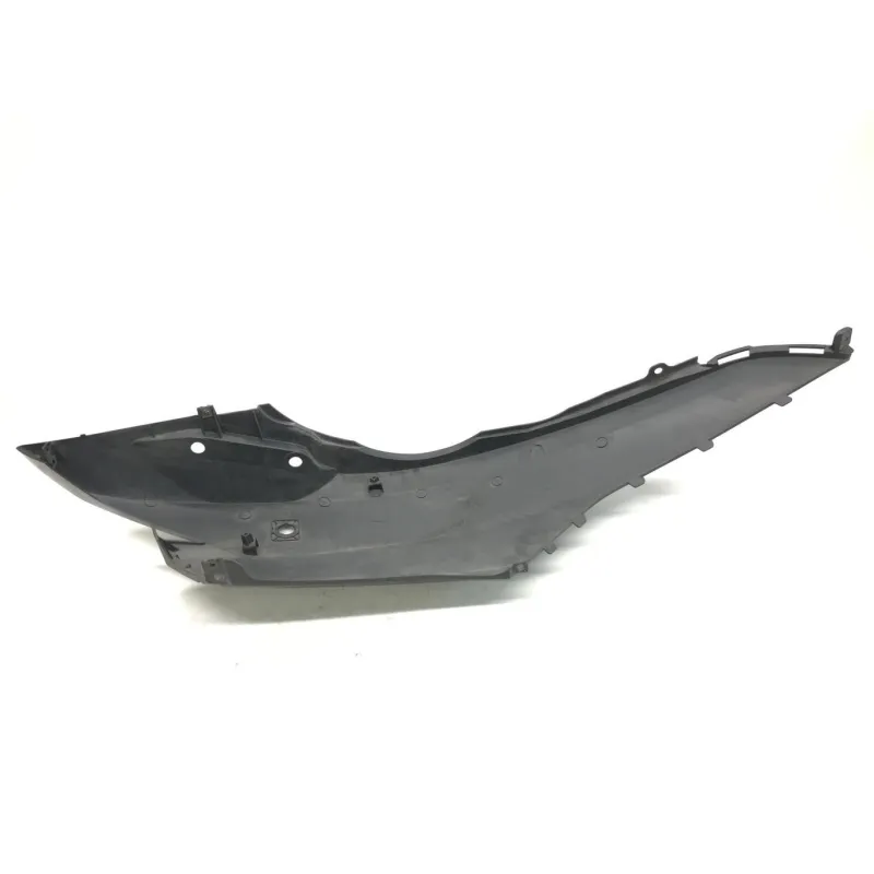 Cache carenage coque arriere droit SUZUKI UH 125 2002-2006 BURGMAN