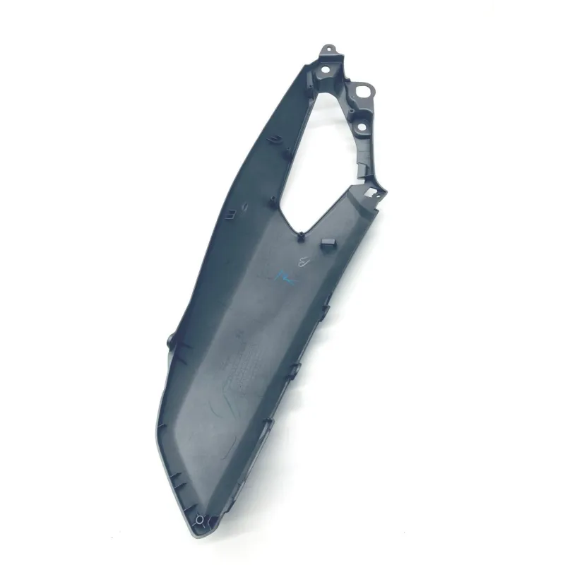 Cache carenage coque arriere gauche YAMAHA GPD 125 2015-2019 NMAX