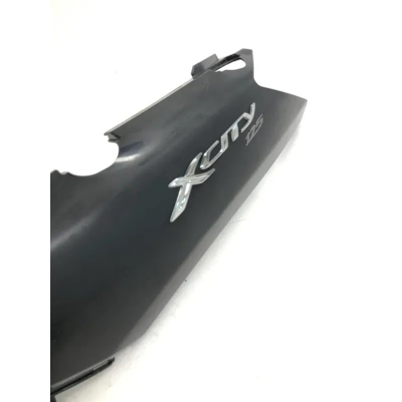 Cache carenage coque arriere gauche YAMAHA VP 125 2008-2012 XCITY