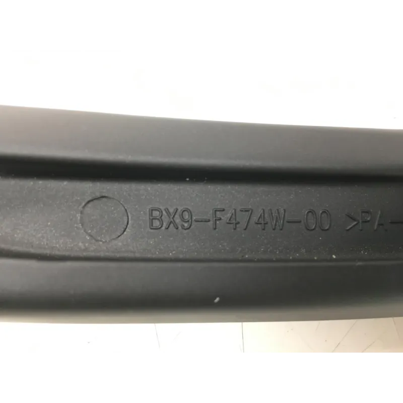 Poignee arriere droite YAMAHA MWD 300 TRICITY 2020-2022