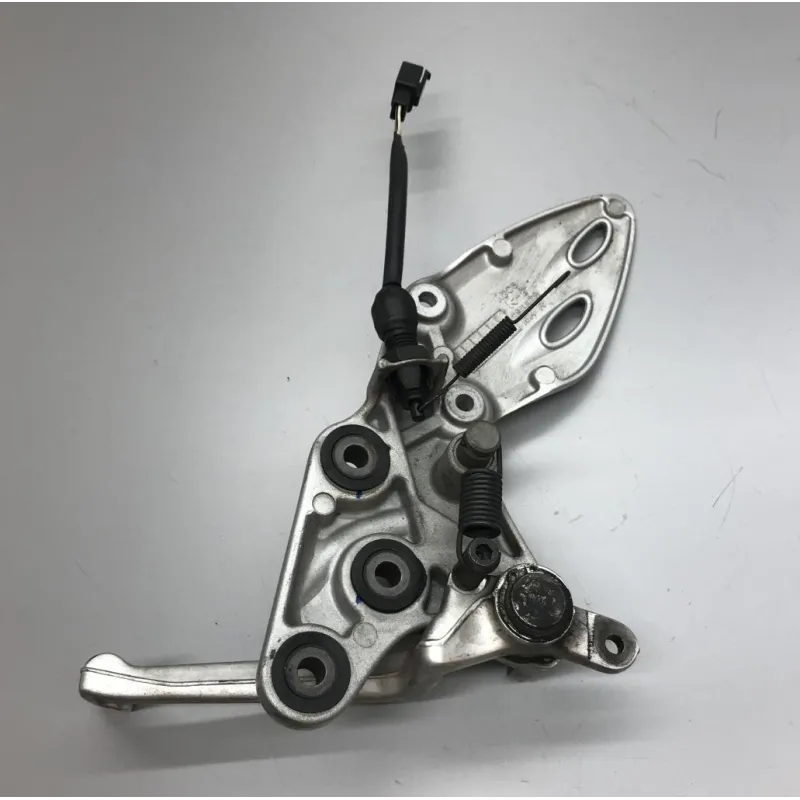 Platine avant droite SUZUKI GSXR 1300 2008-2017 HAYABUSA