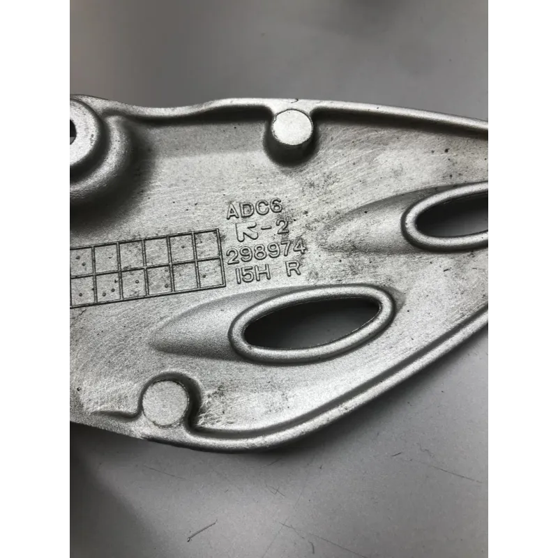 Platine avant droite SUZUKI GSXR 1300 2008-2017 HAYABUSA