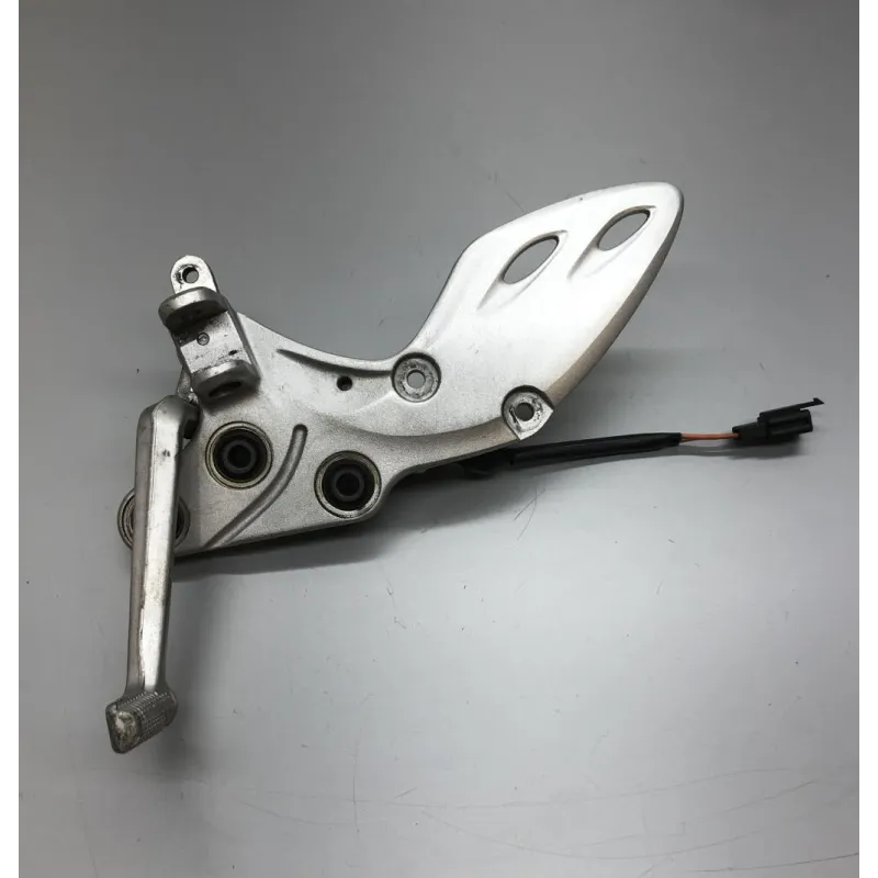 Platine avant droite SUZUKI GSXR 1300 2008-2017 HAYABUSA