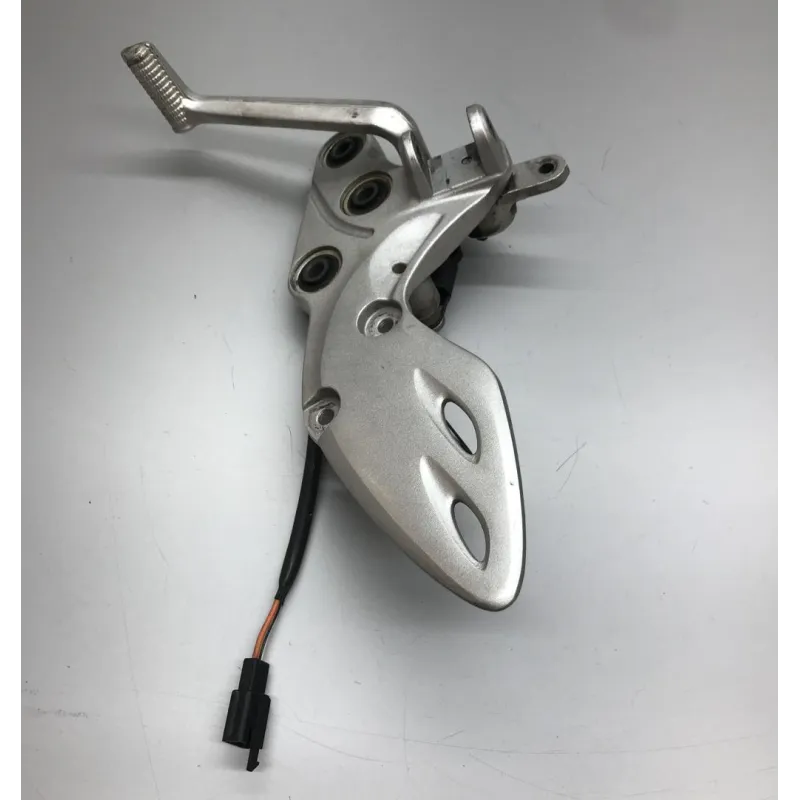 Platine avant droite SUZUKI GSXR 1300 2008-2017 HAYABUSA