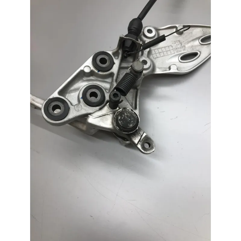 Platine avant droite SUZUKI GSXR 1300 2008-2017 HAYABUSA