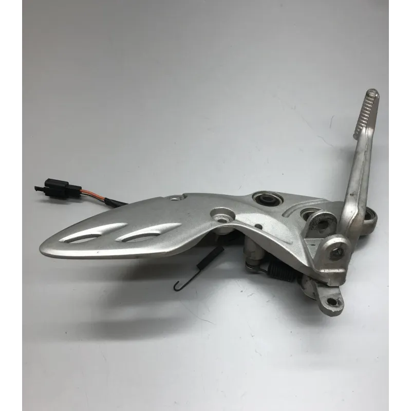 Platine avant droite SUZUKI GSXR 1300 2008-2017 HAYABUSA
